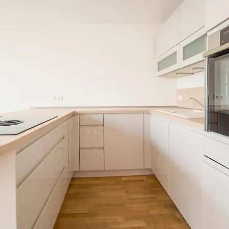 Apartment Modernes, Sonniges Im Herzen Von